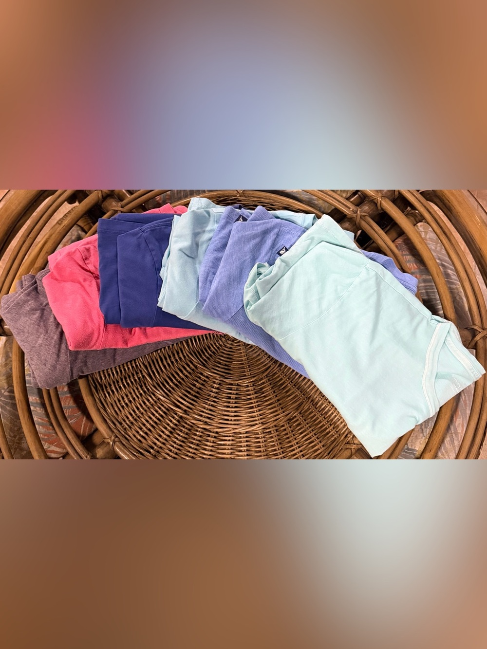 Six Men’s Vineyard Vines Logo Tee’s